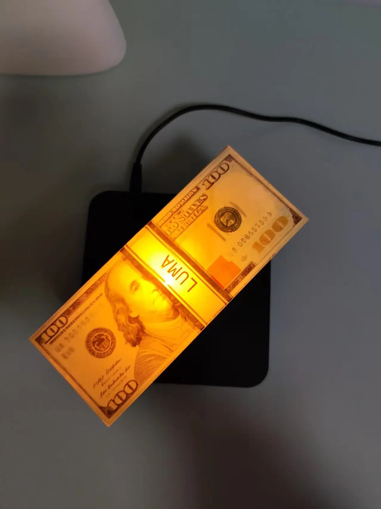 HCNT Floating money model Creative Night Light 3-color light touch control a trendy and technological product